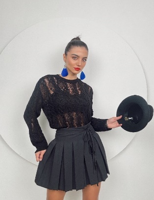 Long Sleeve Black Knitted Top